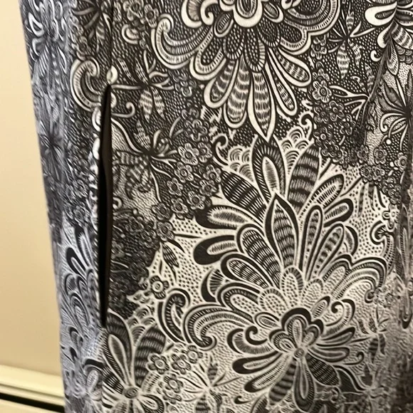 Gerry sleeveless A line paisley dress with pockets and bra top - Picture 3 of 7